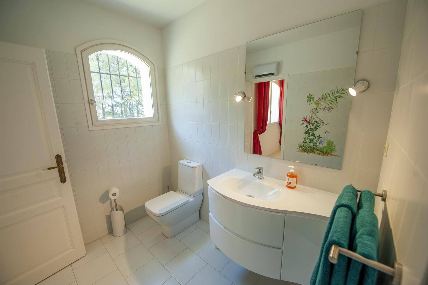 Bathroom | Holiday villa in the South of France