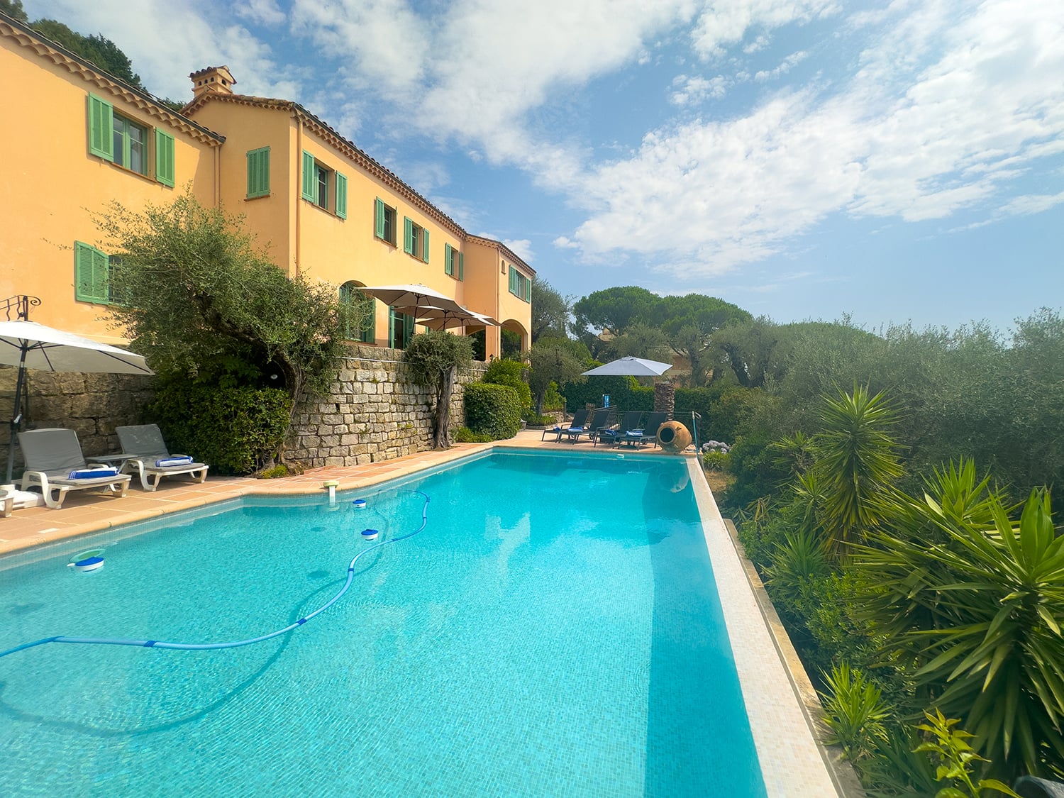 Maison de vacances à Grasse, Provence avec piscine privée à débordement