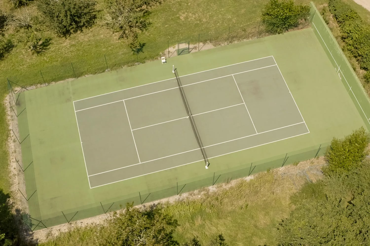 Private tennis court Private tennis court