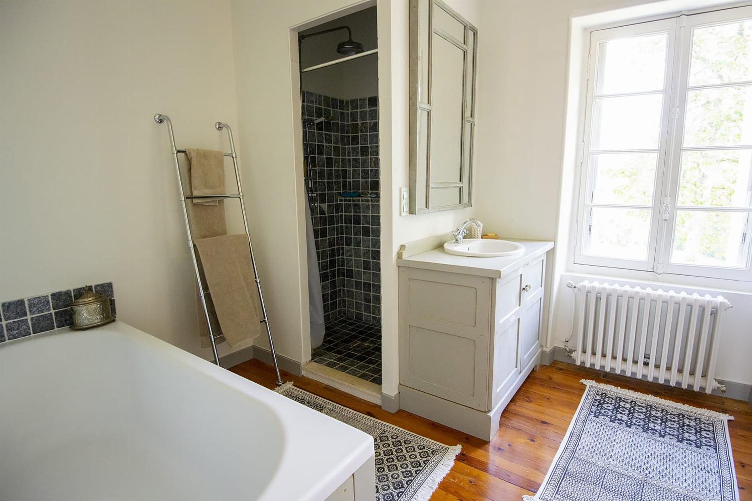 Bathroom | Holiday home in Dordogne