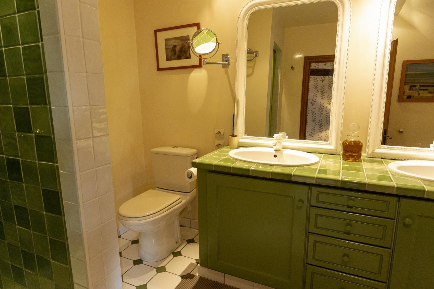 Bathroom | Holiday home in Loire