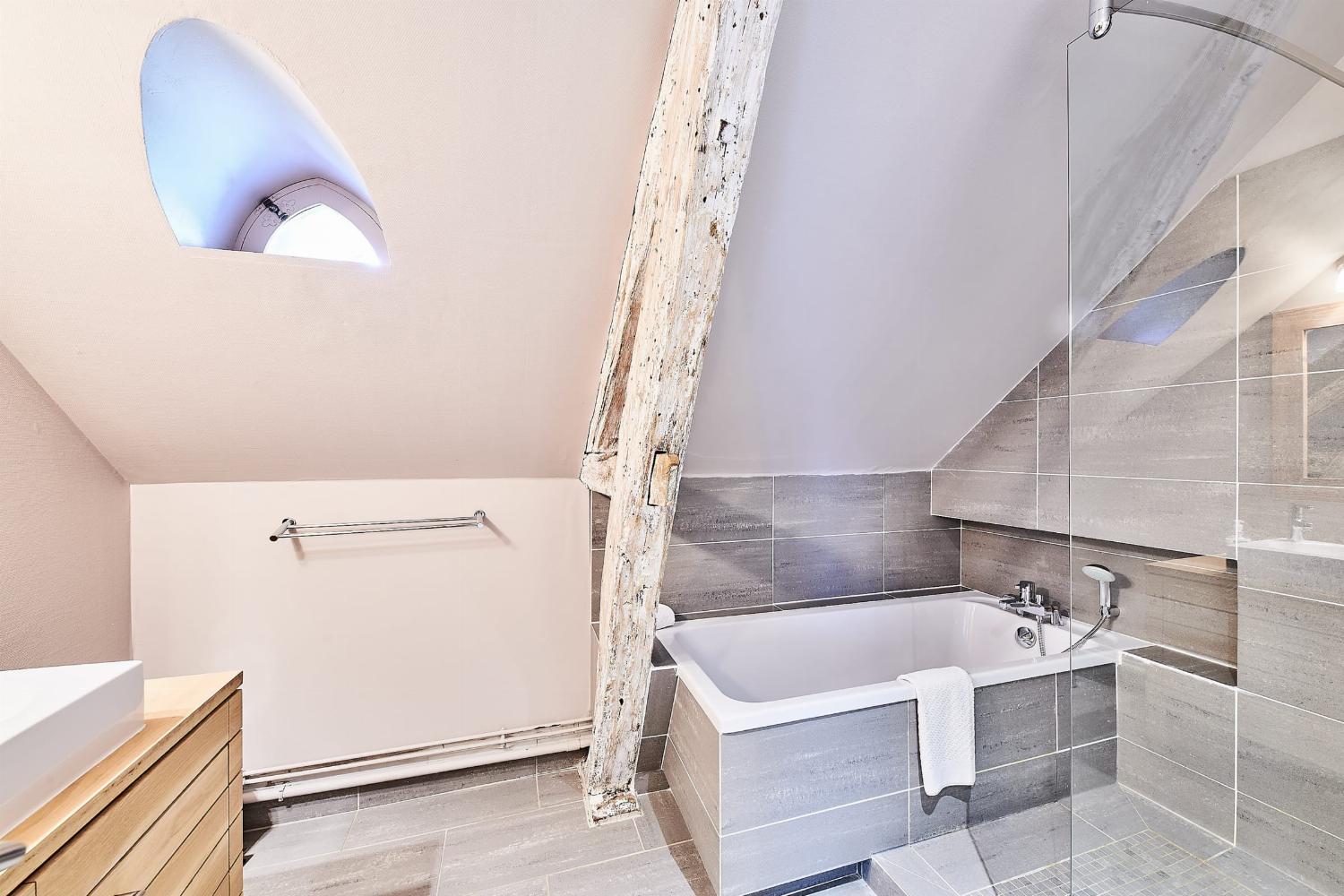 Bathroom | Rental home in Dordogne