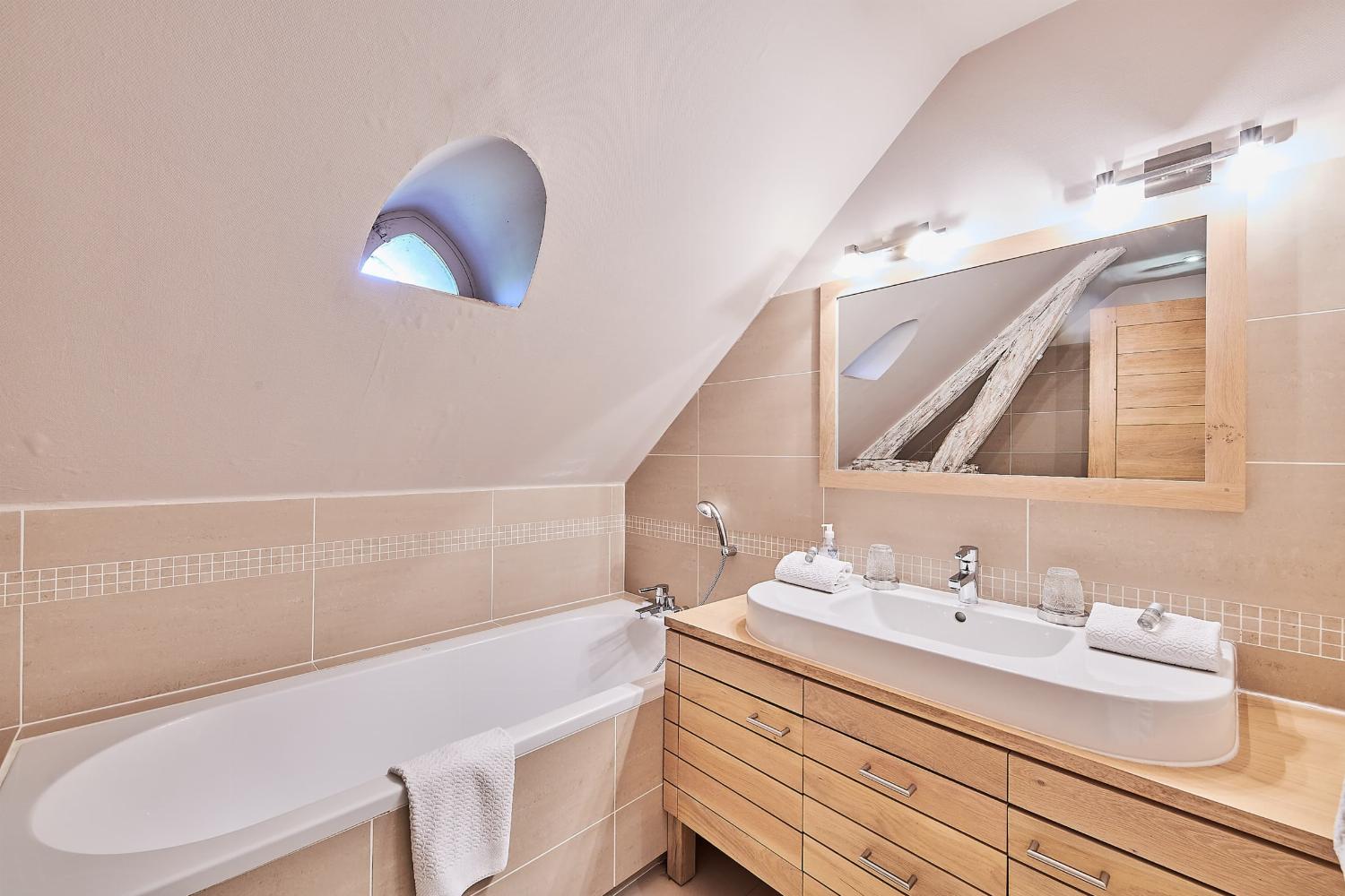 Bathroom | Rental home in Dordogne