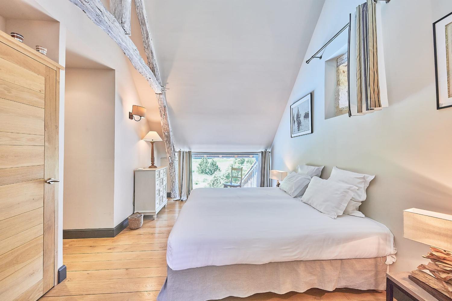 Bedroom | Rental home in Dordogne