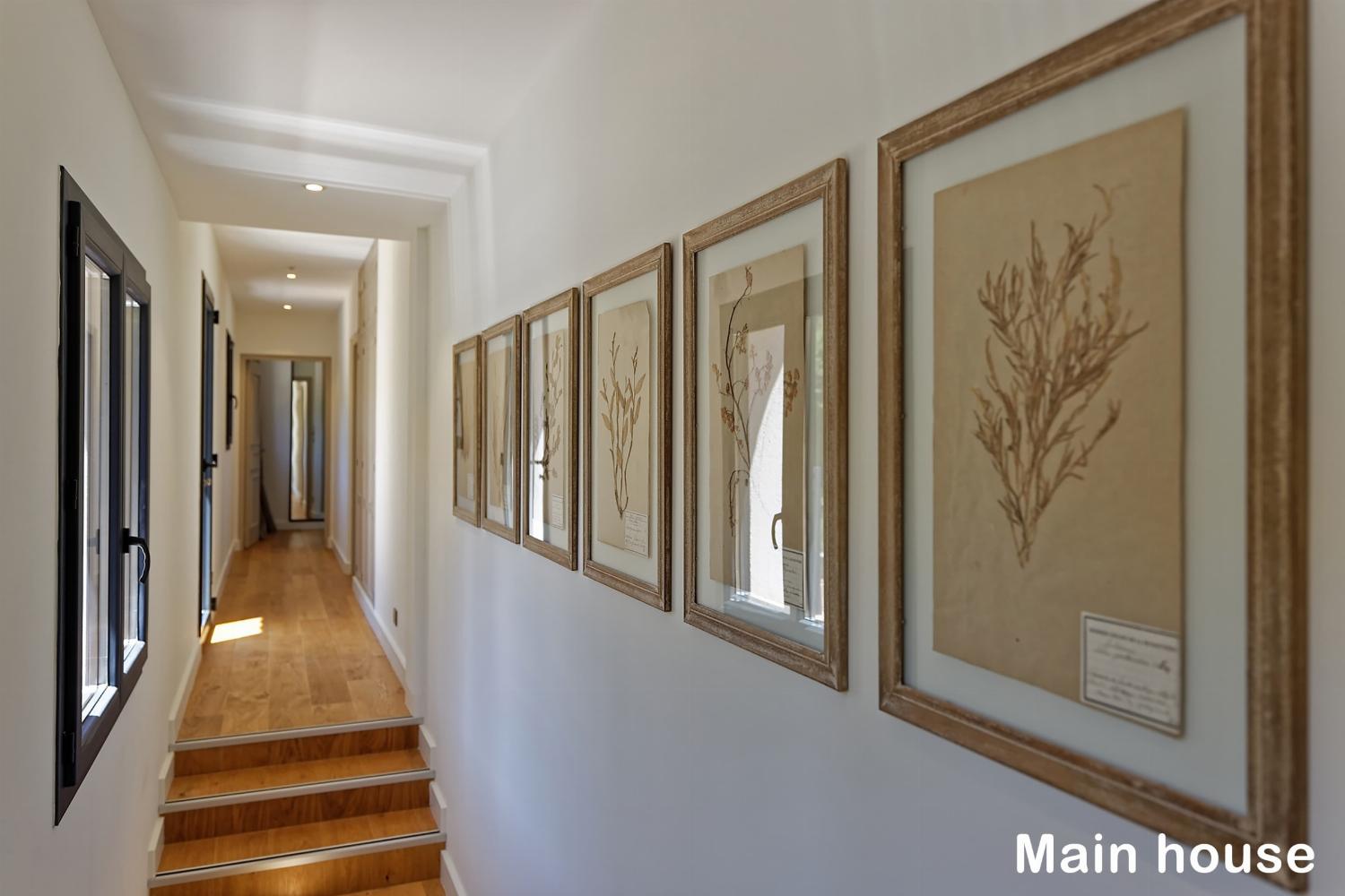 Hallway | Holiday home in Provence