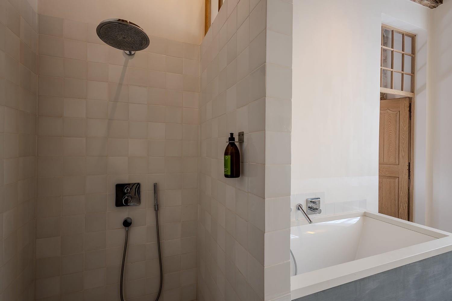 Bathroom | Holiday chateau in Centre-Val de Loire