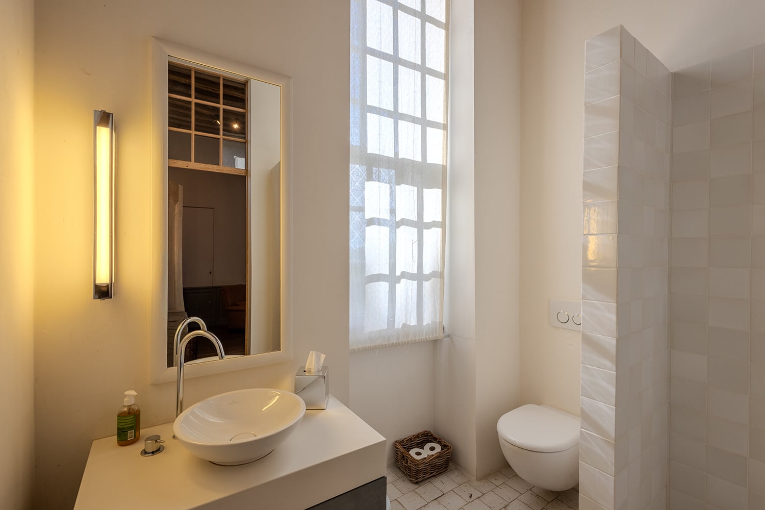 Bathroom | Holiday chateau in Centre-Val de Loire