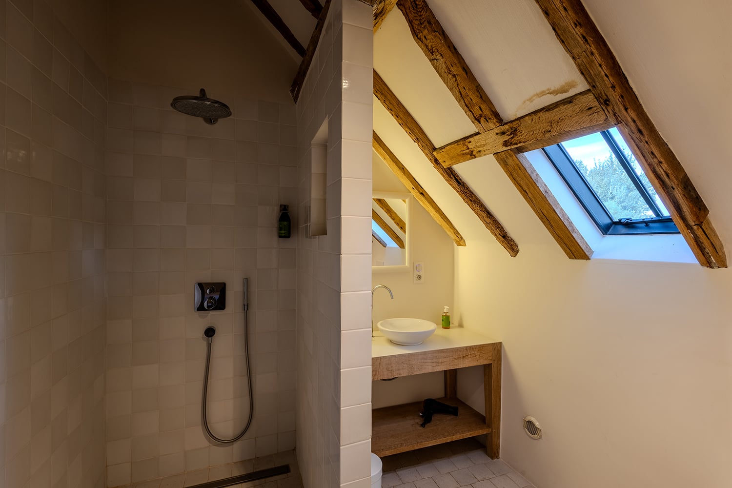 Bathroom | Holiday chateau in Centre-Val de Loire