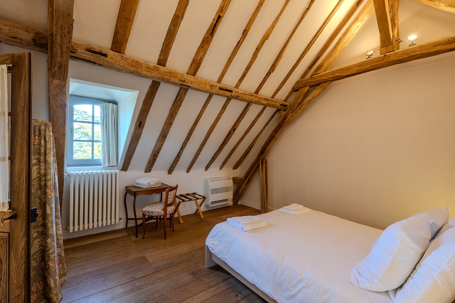 Bedroom | Holiday chateau in Centre-Val de Loire