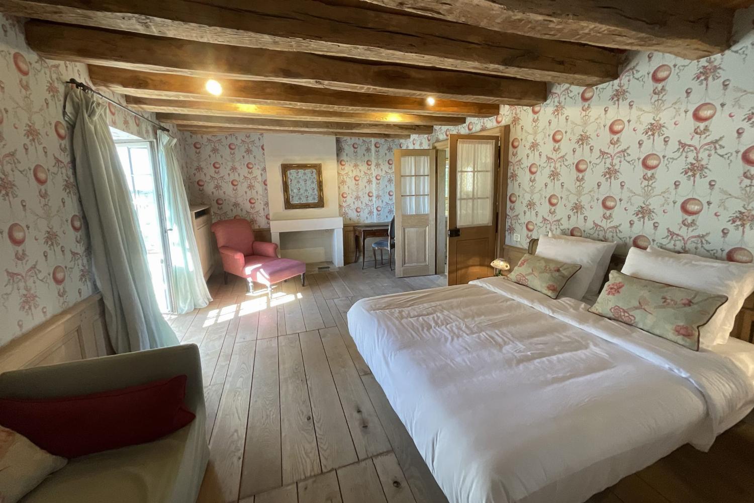 Bedroom | Holiday château in Indre-et-Loire