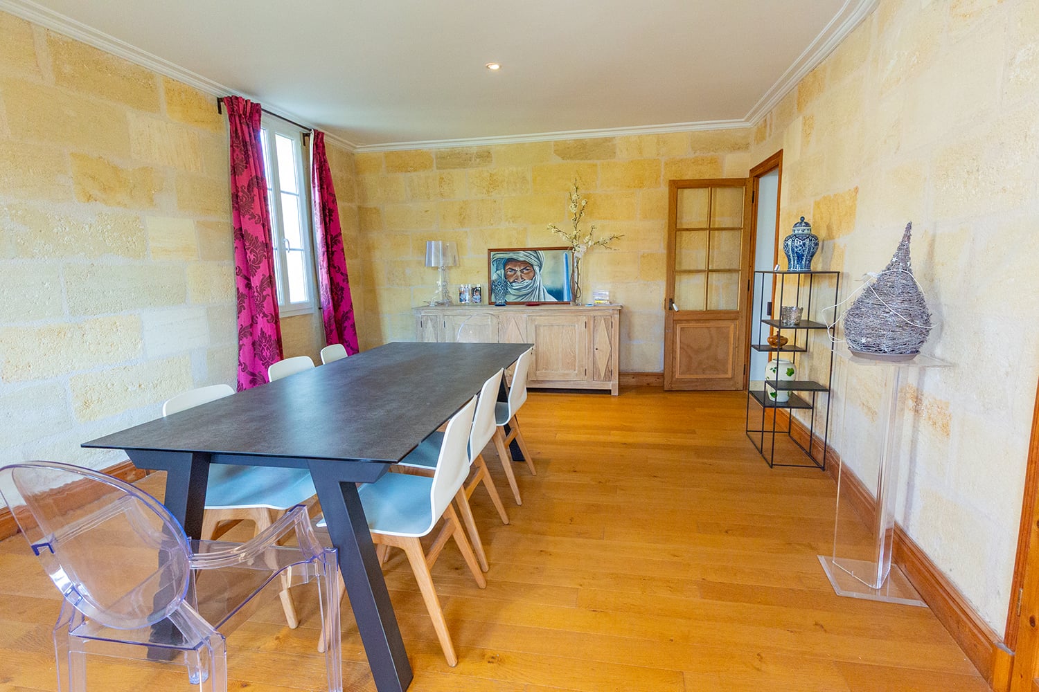 Dining room | Holiday accommodation in Nouvelle-Aquitaine