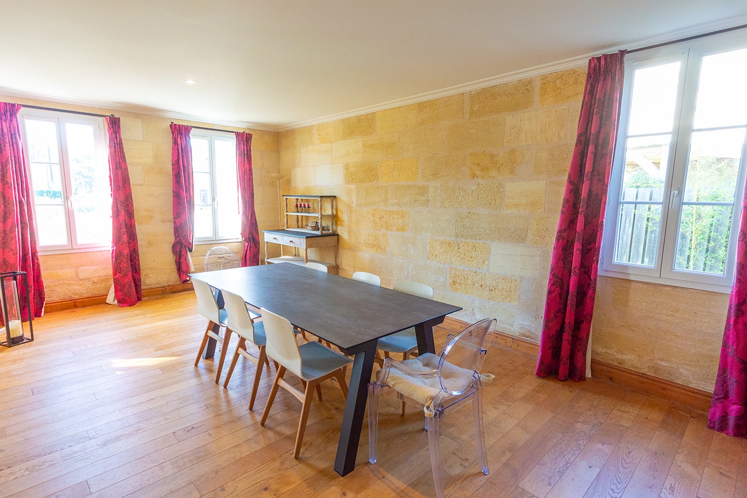 Dining room | Holiday accommodation in Nouvelle-Aquitaine