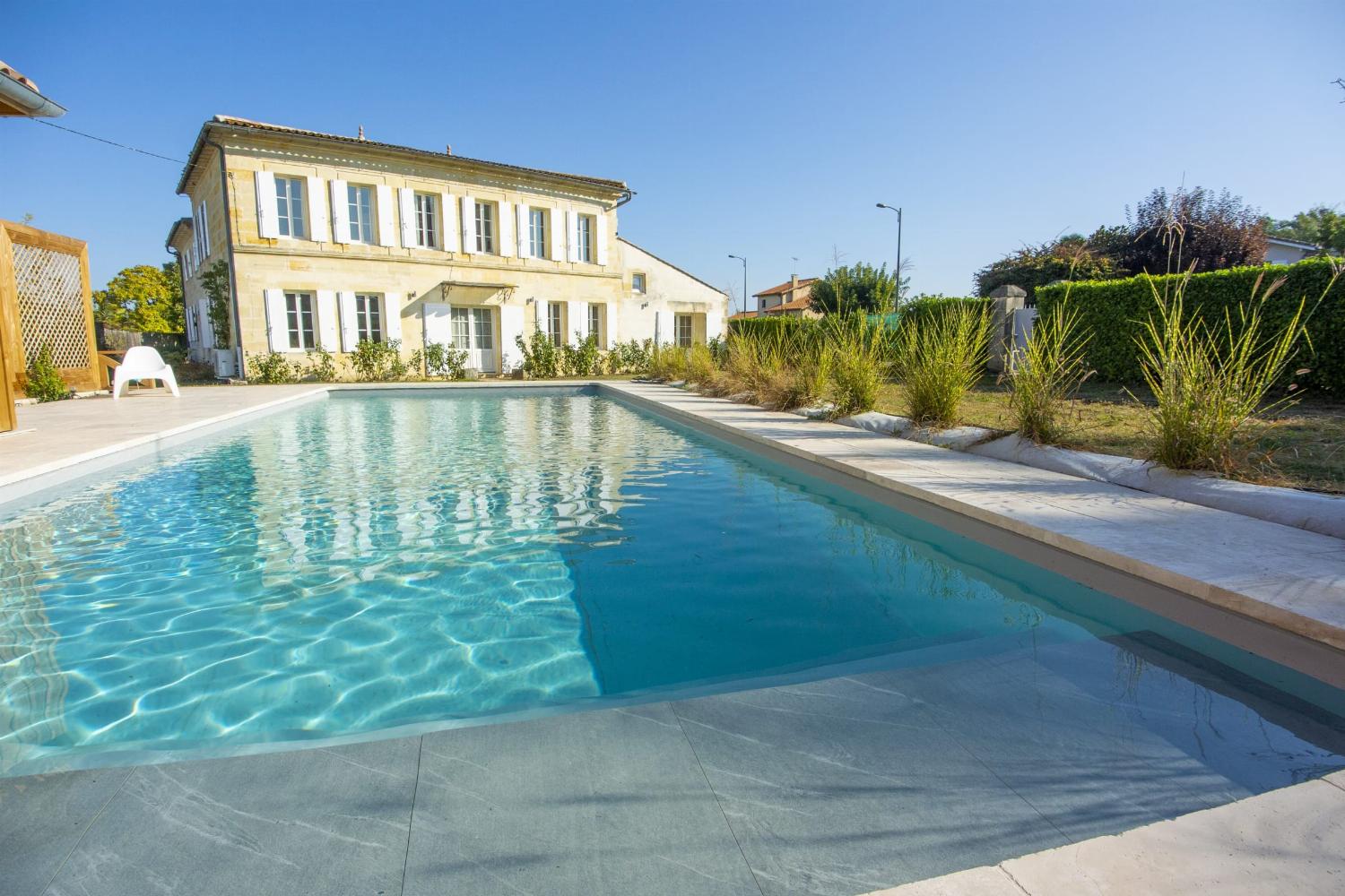 Holiday accommodation in Gironde with private heated pool