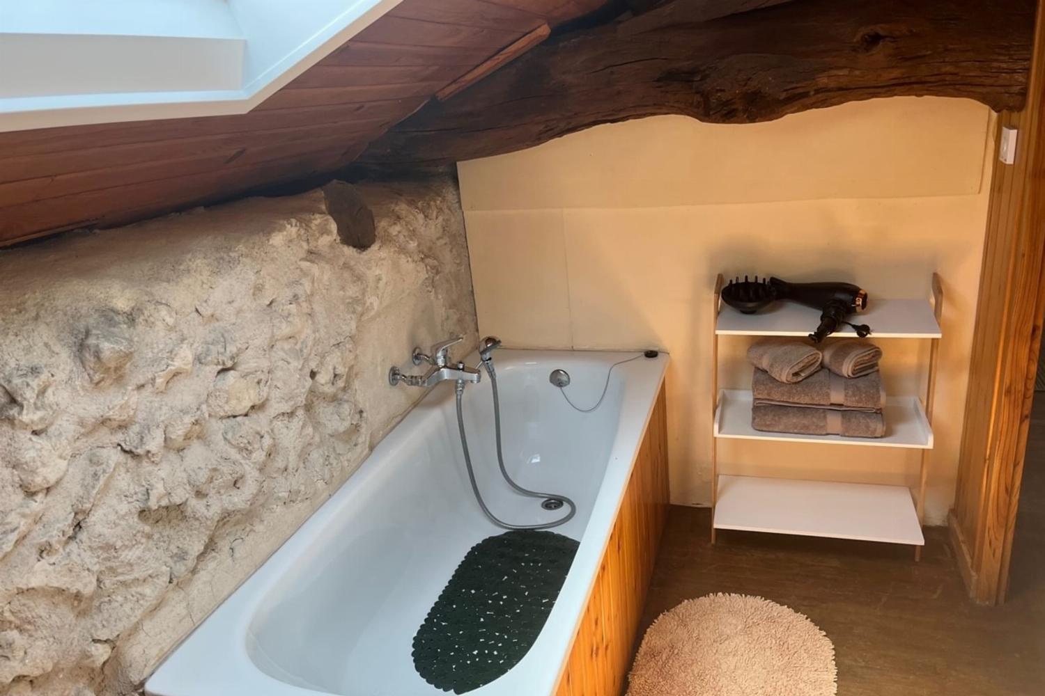 Bathroom | Holiday home in Nouvelle-Aquitaine