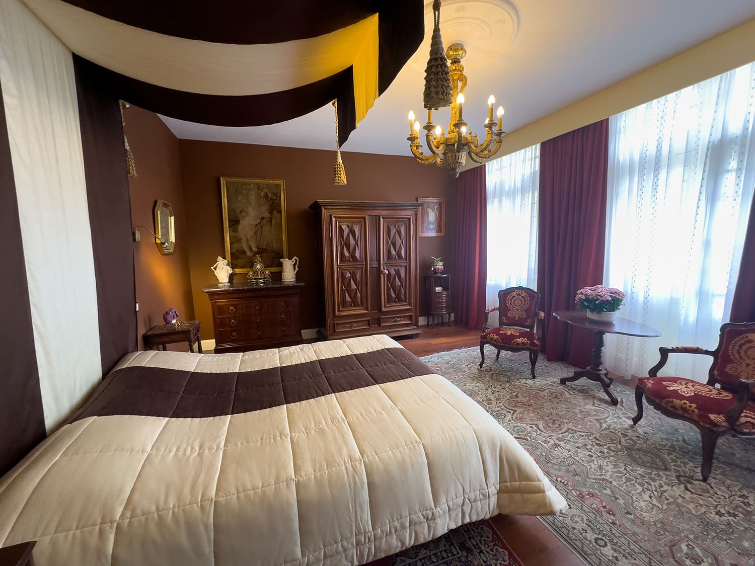 Bedroom | Holiday château in Nouvelle-Aquitaine