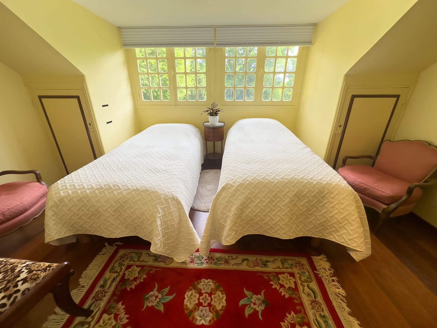 Bedroom | Holiday château in Nouvelle-Aquitaine