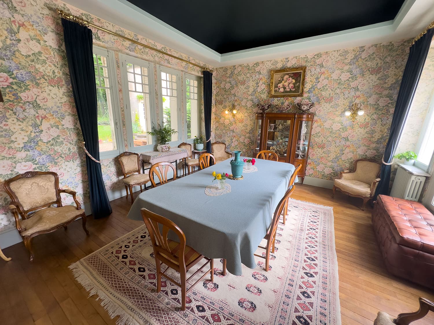 Dining room | Holiday château in Nouvelle-Aquitaine