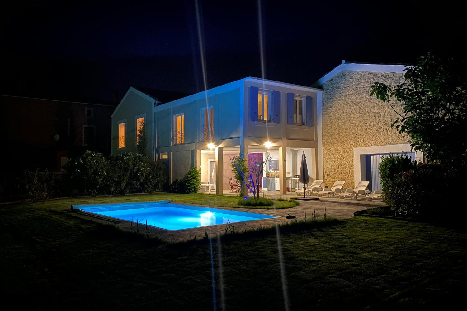 Vacation home in the South of France with private pool at night