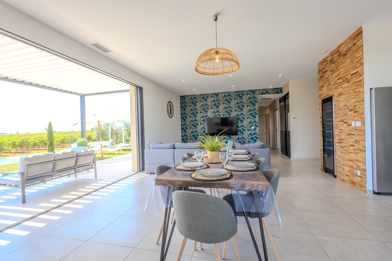 Dining room | Holiday villa in Servian