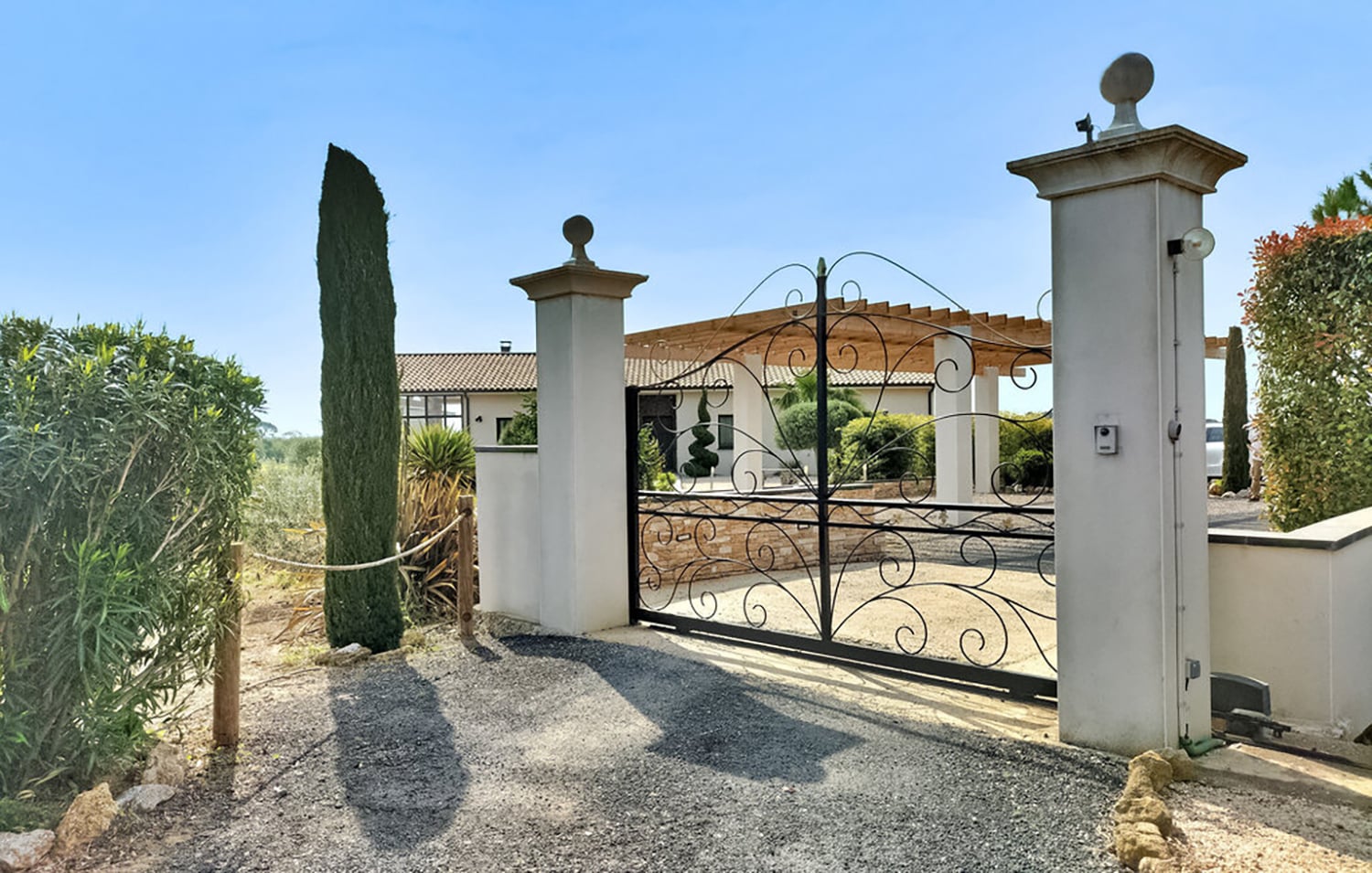 Entrance gates