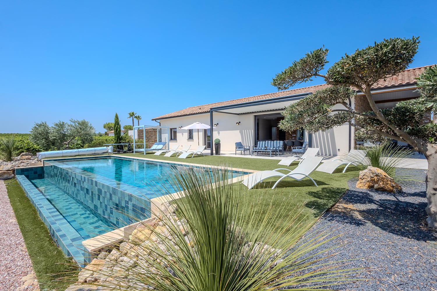Holiday villa in Servian with private heated infinity pool