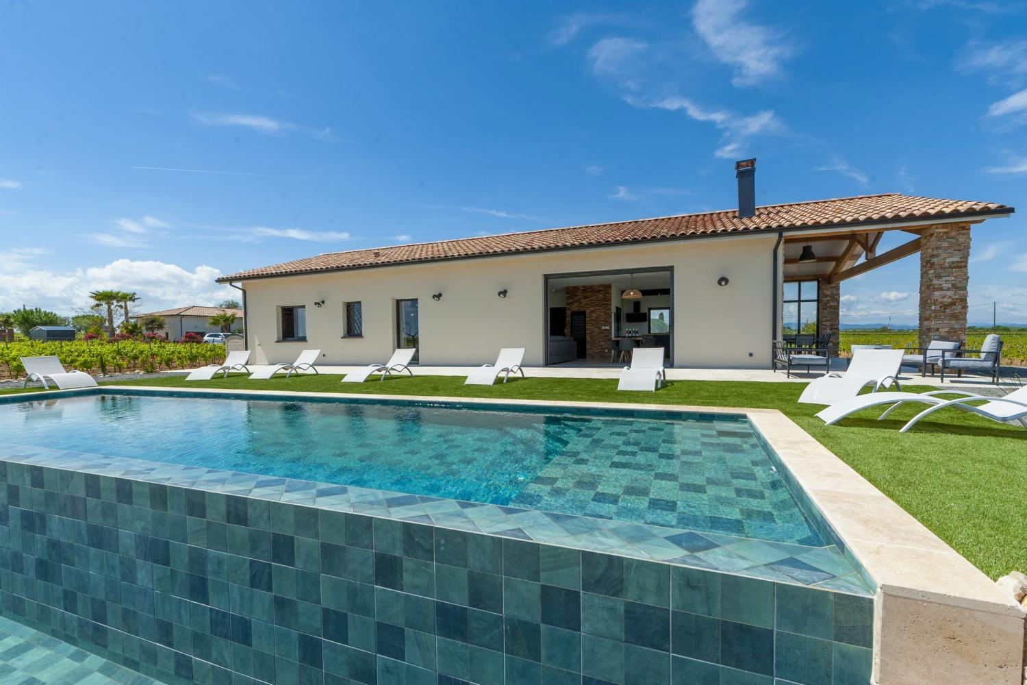 Holiday villa in South of France with private heated pool