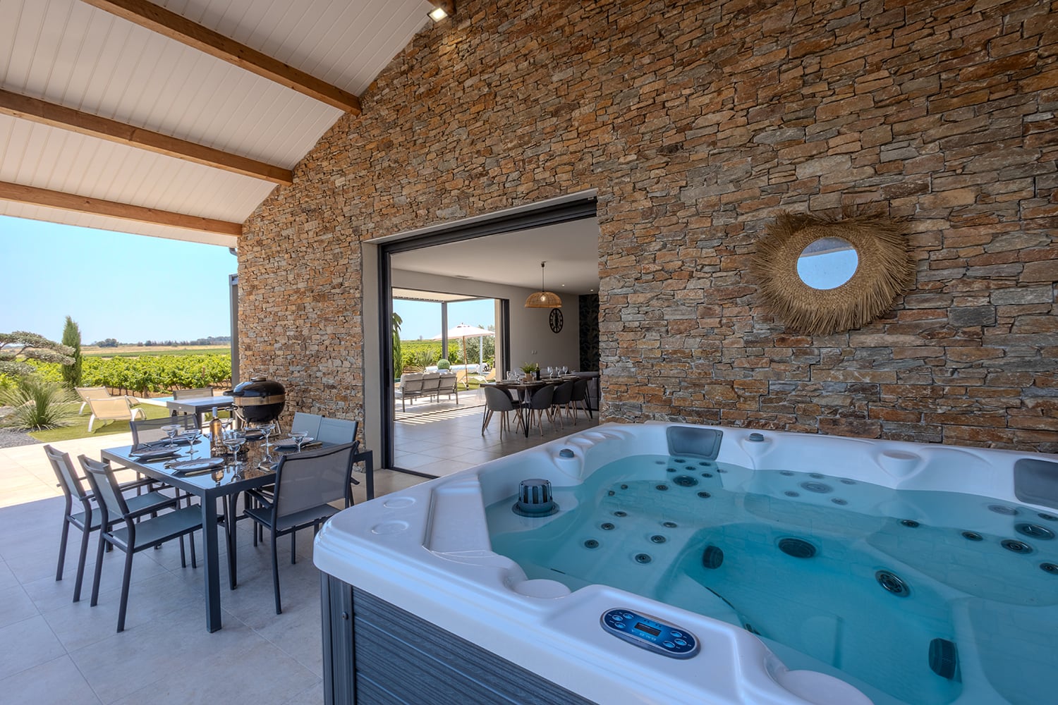 Jacuzzi | Holiday villa in Servian