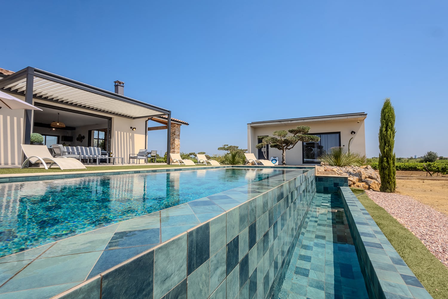 Private heated infinity pool
