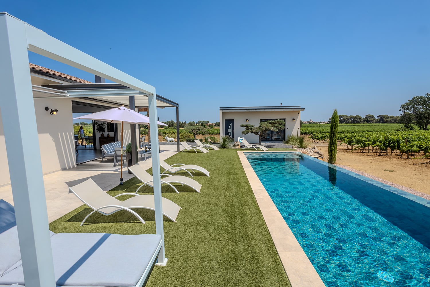 Private heated infinity pool