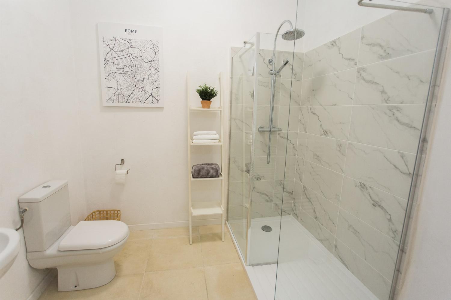Bathroom | Holiday home in Charente-Maritime
