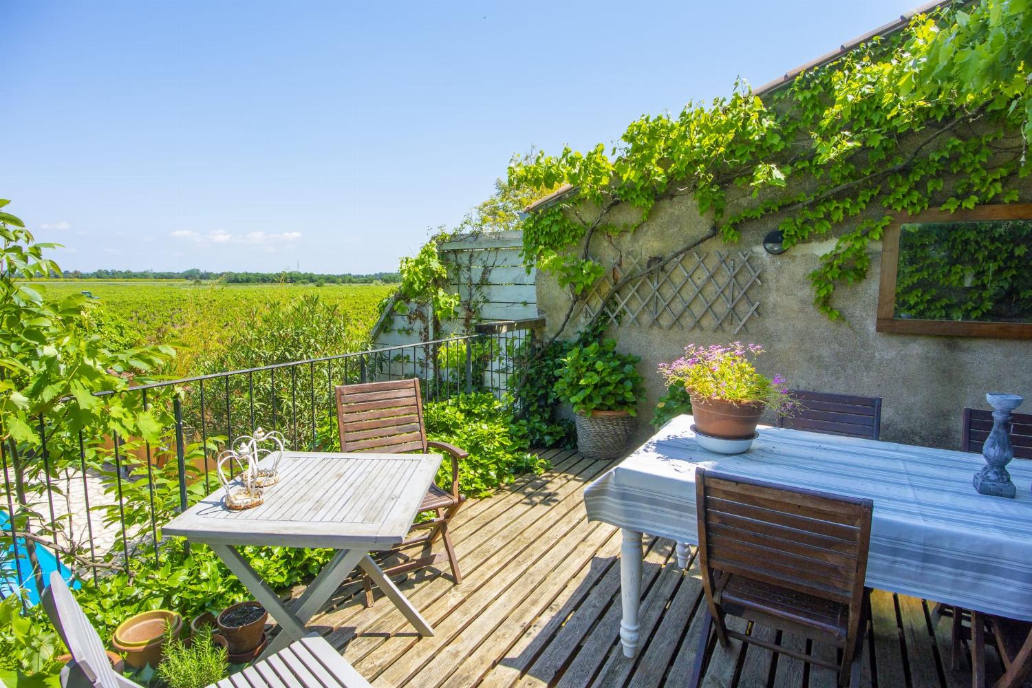 1st floor terrace | Holiday home in the South of France