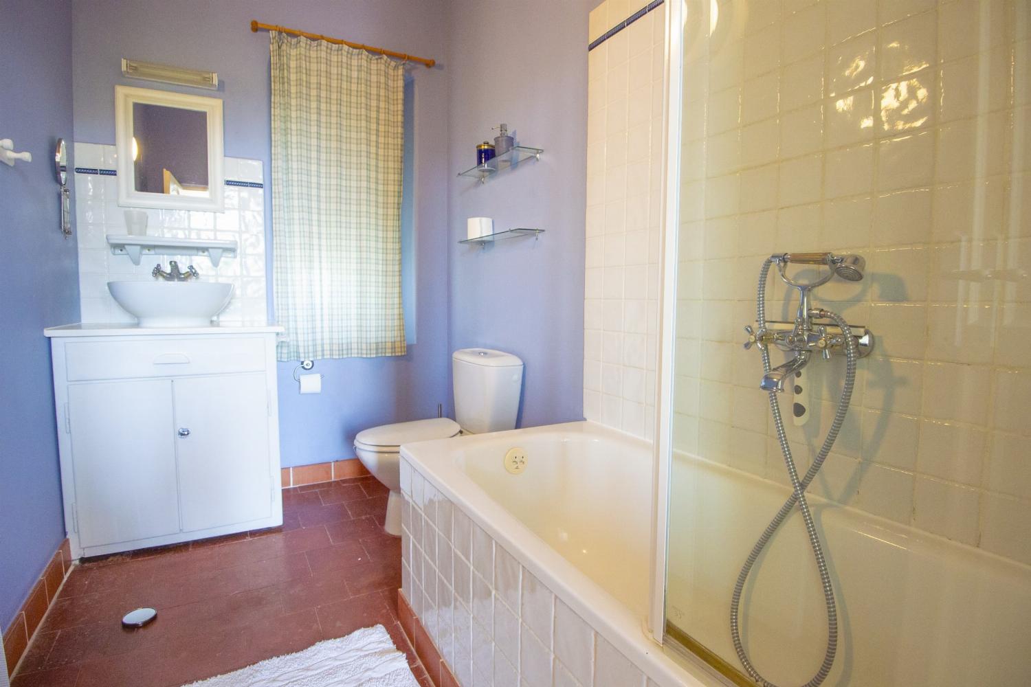 Bathroom | Holiday home in the South of France