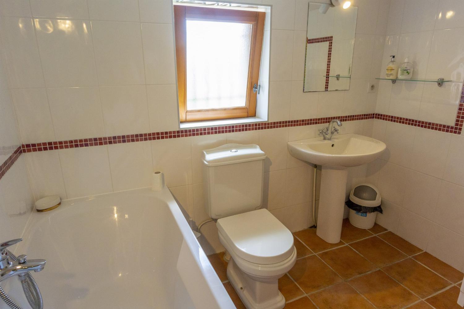 Bathroom | Holiday accommodation in Dordogne