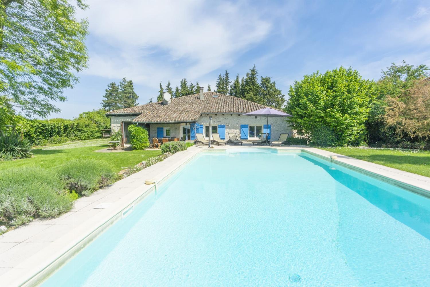 Holiday accommodation in Dordogne with private pool