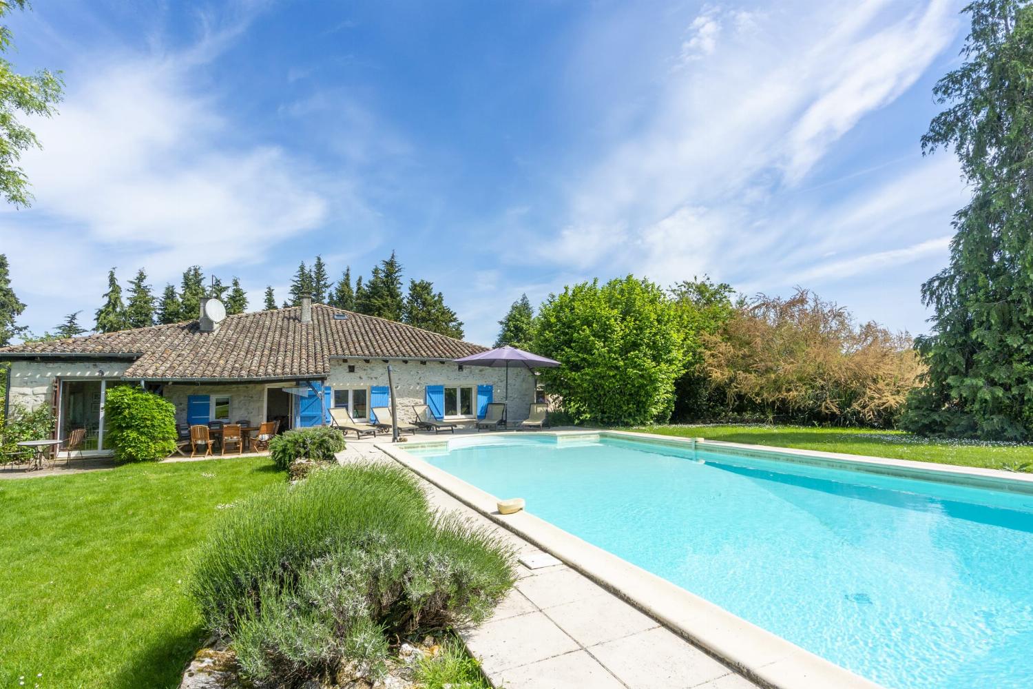 Holiday accommodation in Dordogne with private pool