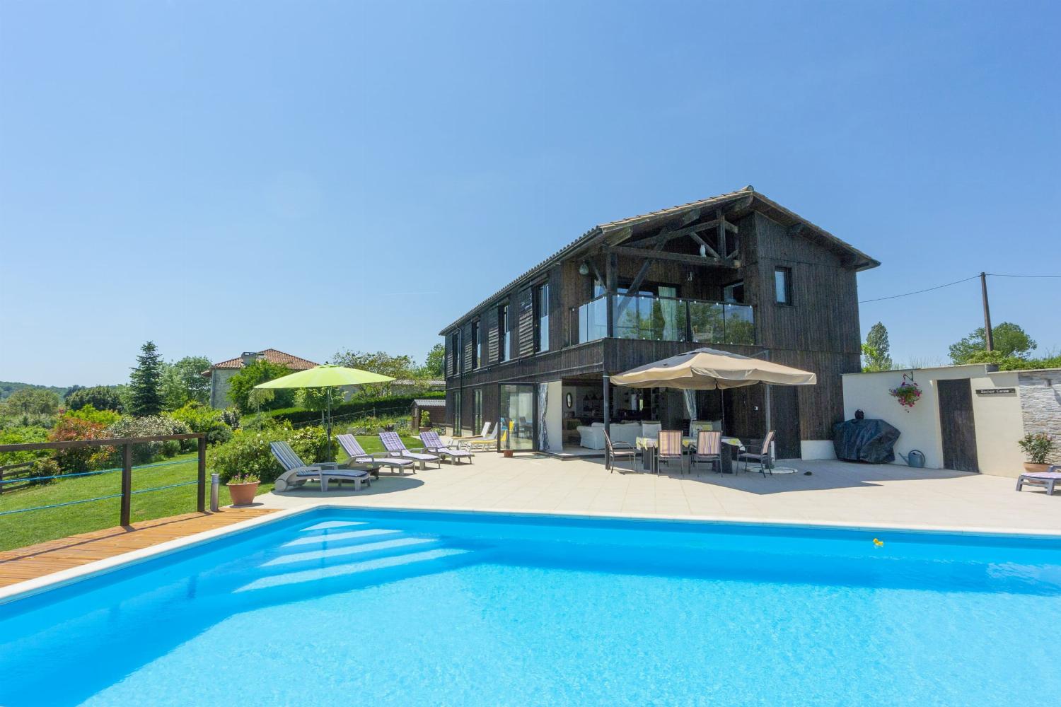 Rental home in Dordogne with private pool