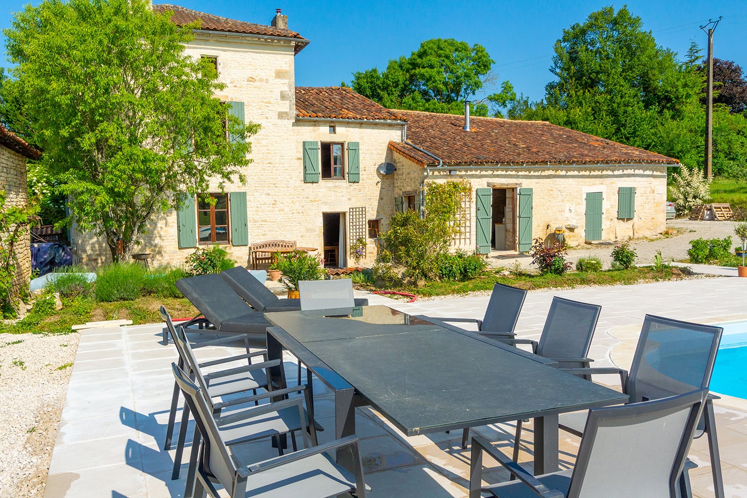 Holiday accommodation in Charente private heated pool