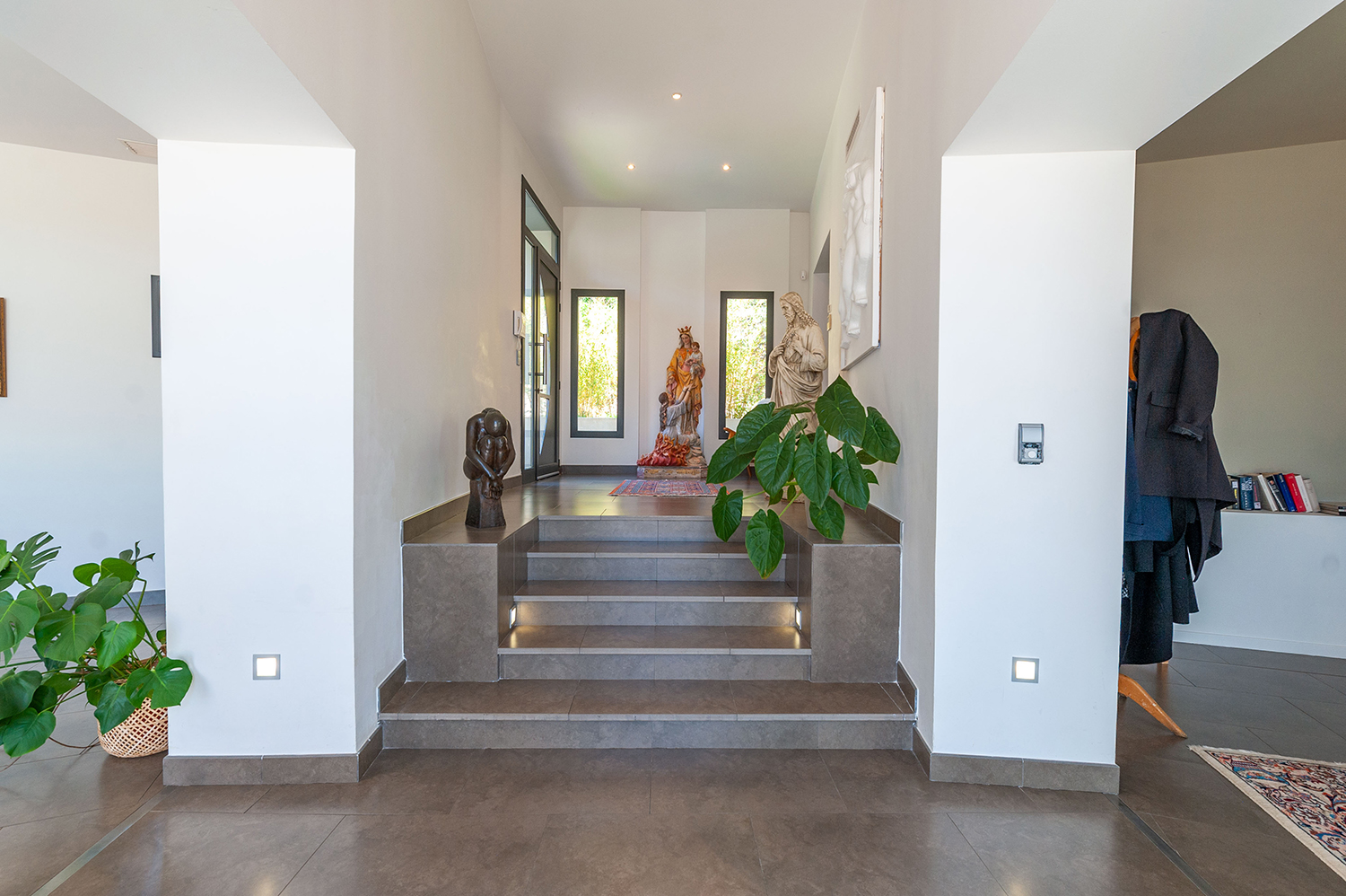 Entrance hallway | Holiday villa in the South of France
