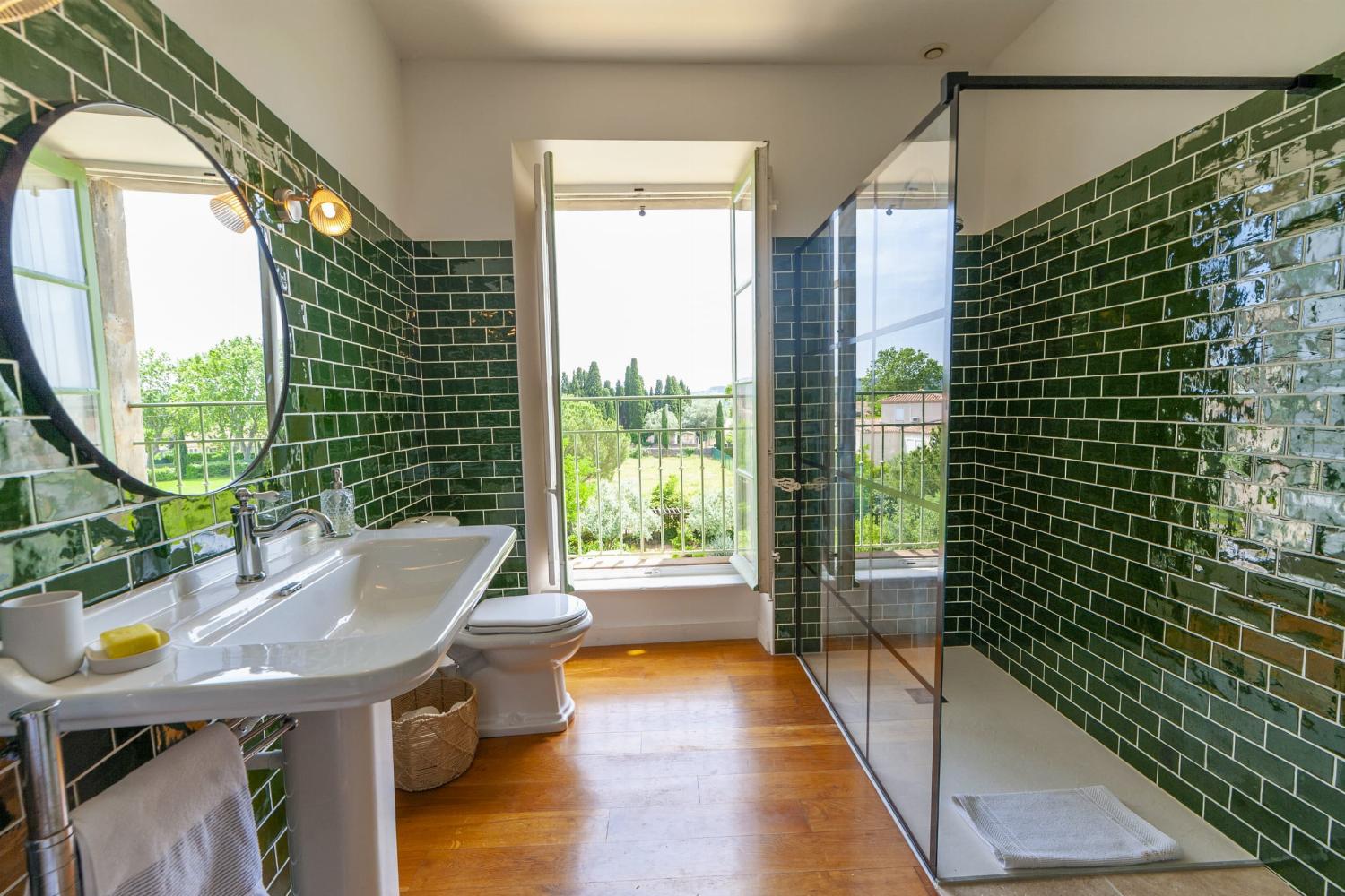 Bathroom | Holiday home in South of France