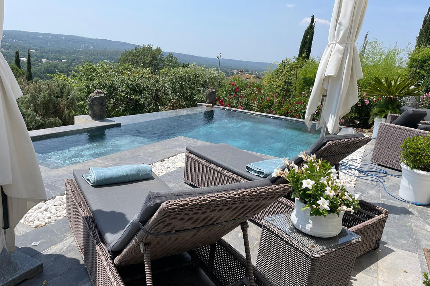 Private infinity pool Private infinity pool
