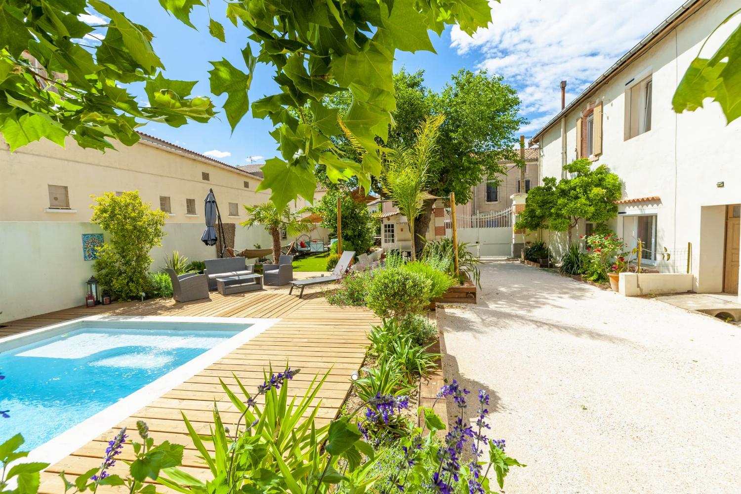 Piscine priveé et terrasse