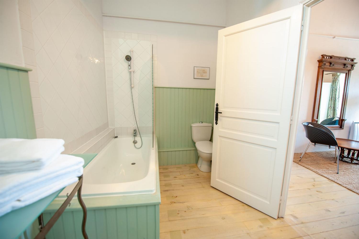 Bathroom | Additional accommodation