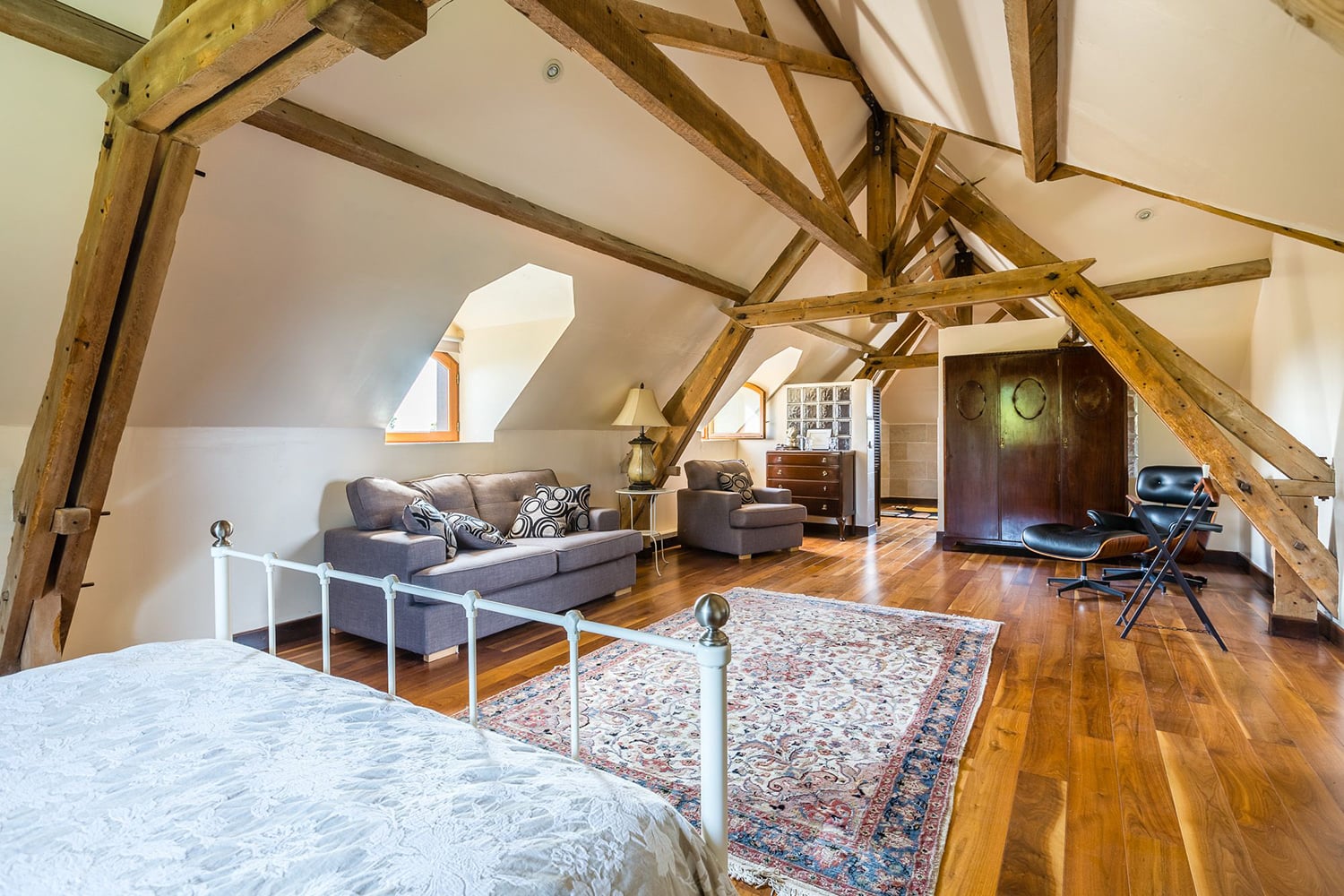 Bedroom | Holiday chateau in Nouvelle-Aquitaine