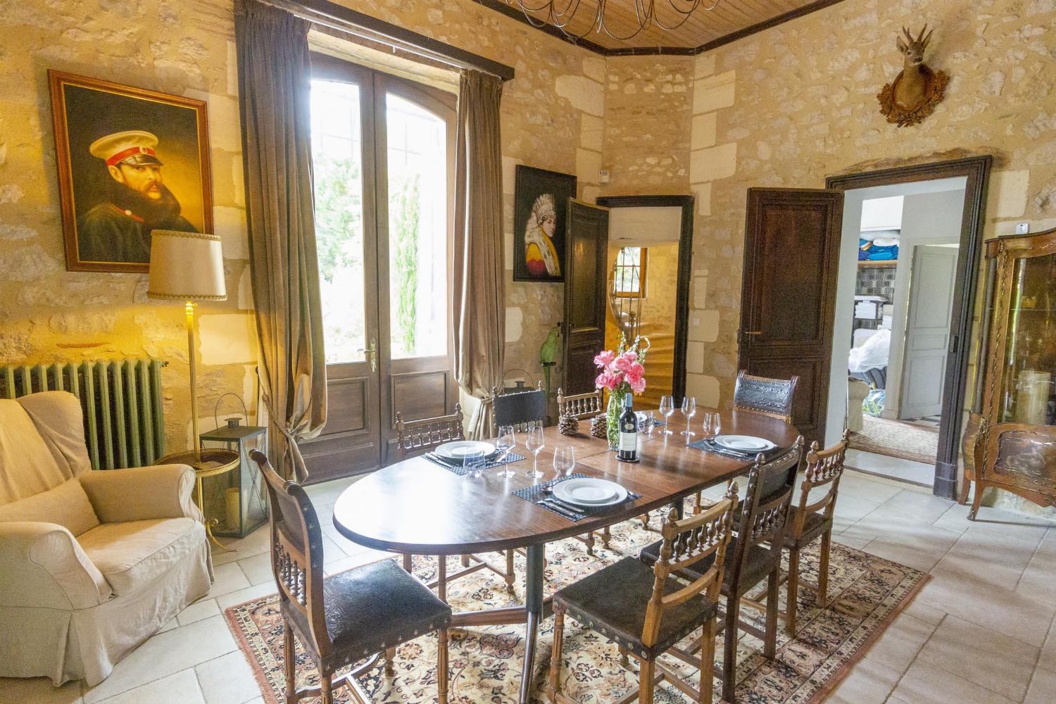 Dining room | Holiday château in Lot-et-Garonne