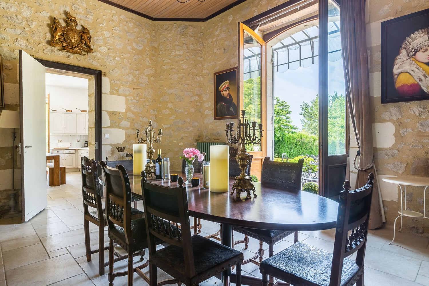 Dining room | Holiday chateau in Nouvelle-Aquitaine