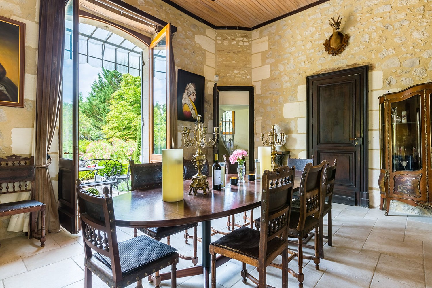 Dining room | Holiday chateau in Nouvelle-Aquitaine