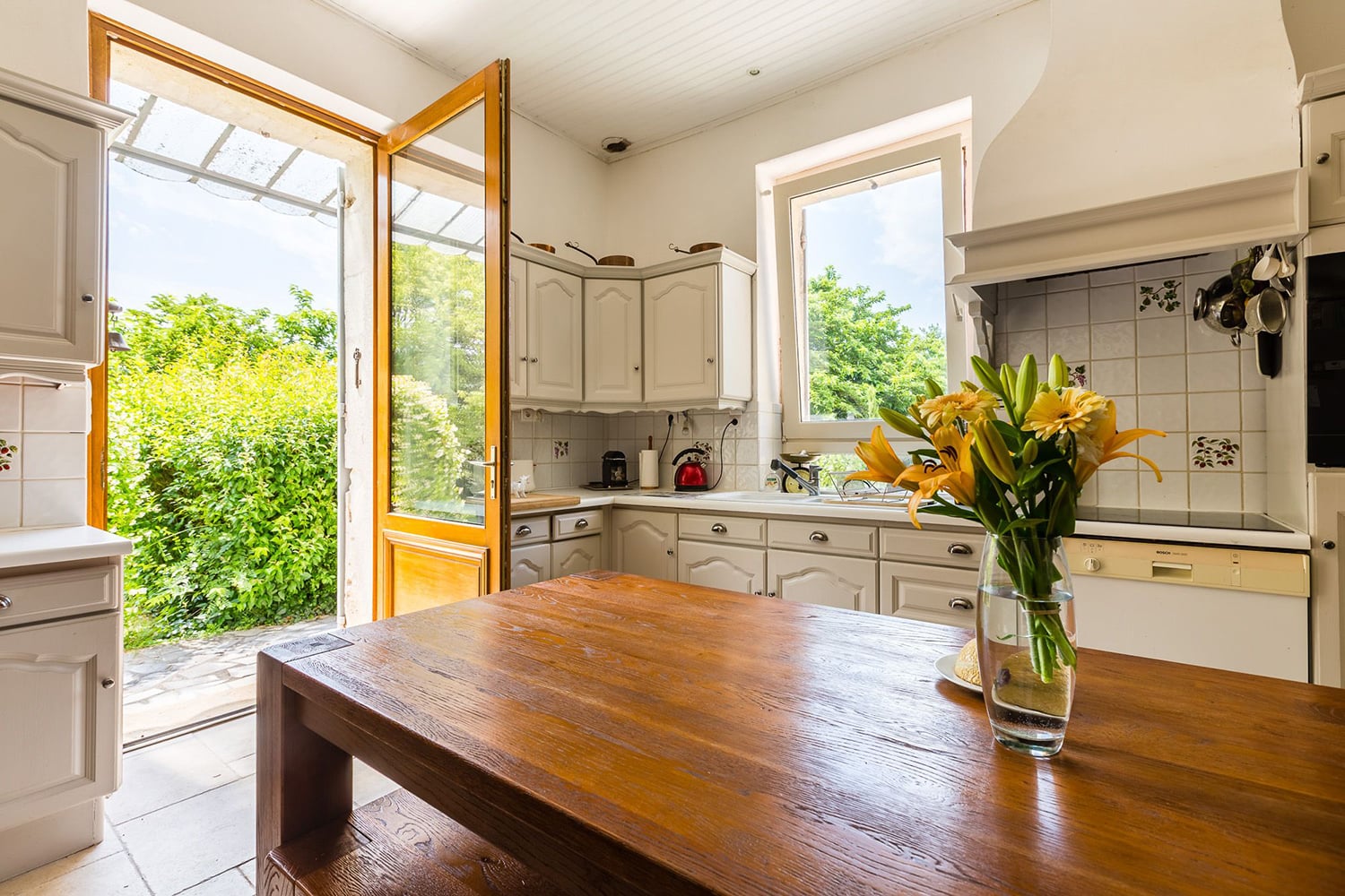 Kitchen | Holiday chateau in Nouvelle-Aquitaine