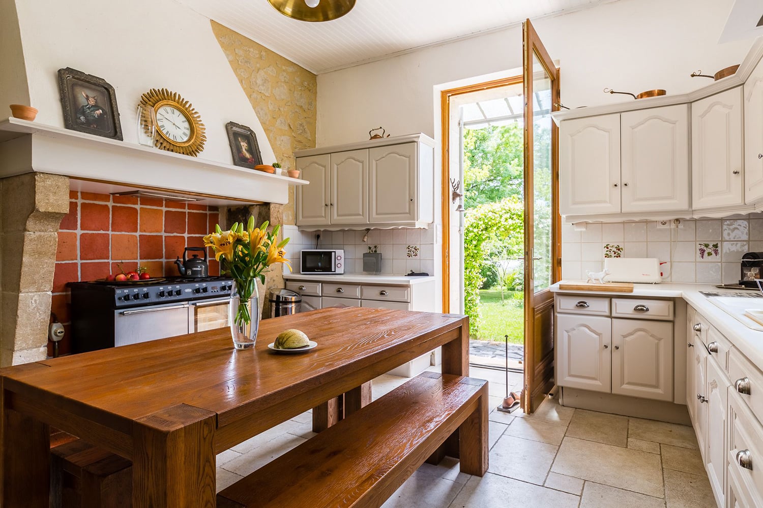 Kitchen | Holiday chateau in Nouvelle-Aquitaine