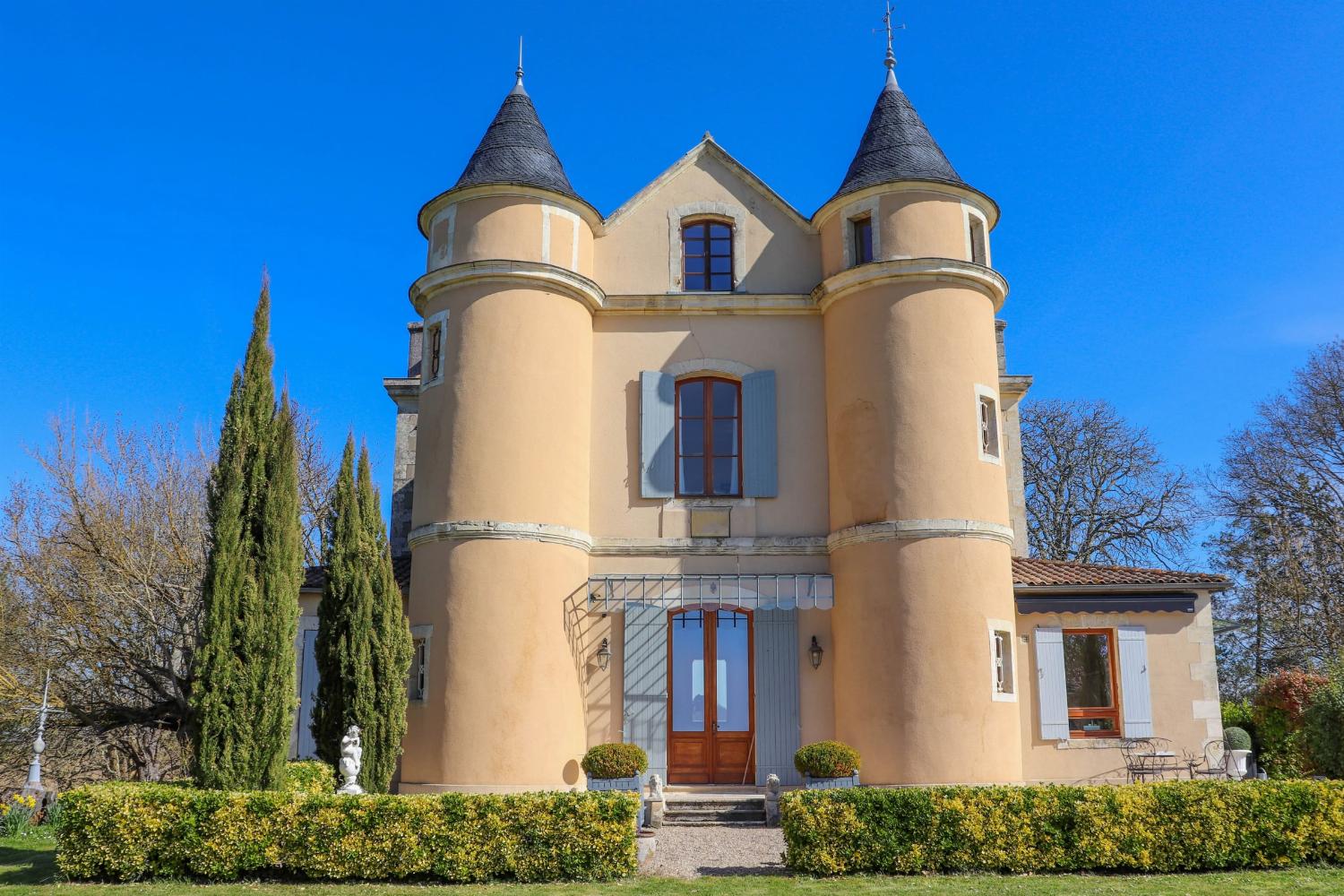 Terrasse et piscine privée chauffée