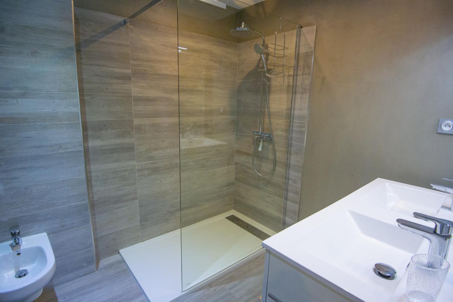Bathroom | Provence holiday accommodation